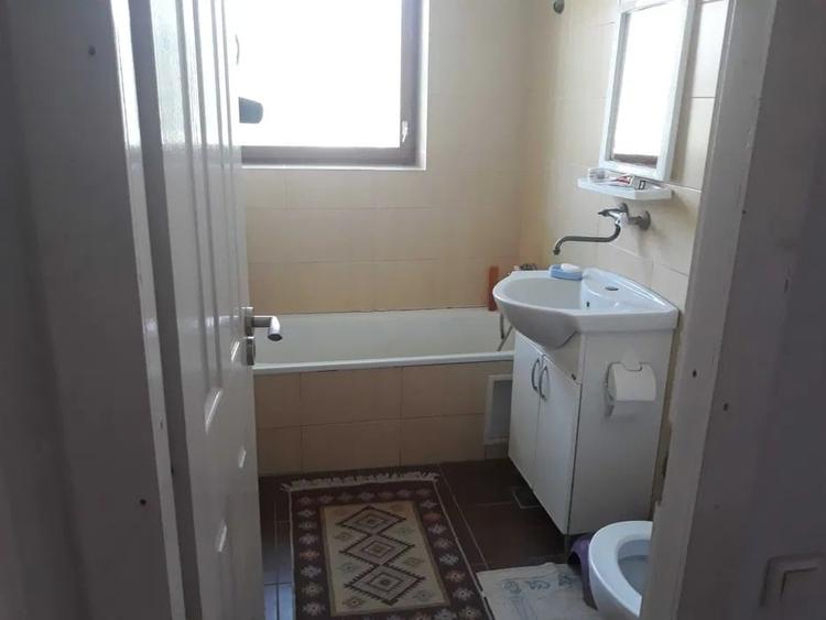 Vand casa cu 6 cam .+ depozite in  com.Acatari. - 1