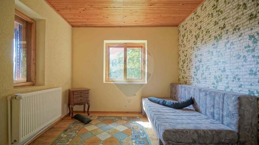 Casa / Vila de vanzare Fundata- Romania - 10