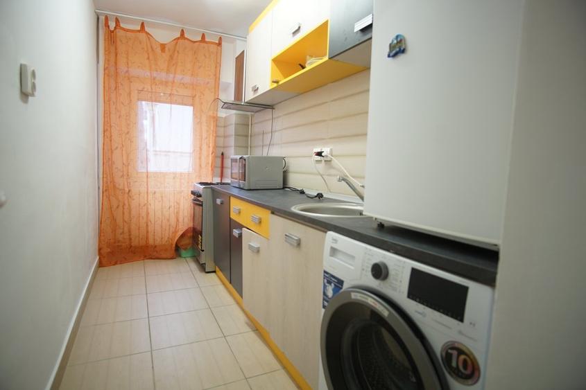 Timpuri Noi Metrou Nerva Traian Garsoniera Moderna Bloc Reabilitat - 1