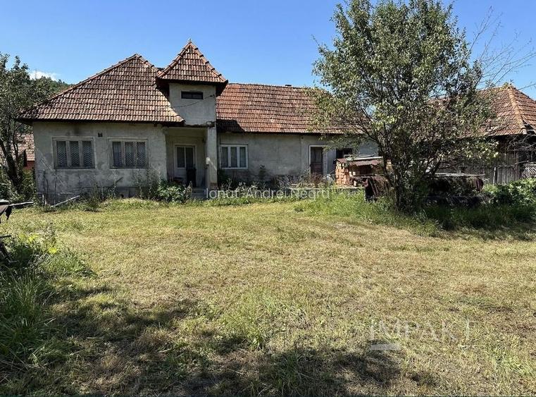 Teren cu casa veche in centrul localiatii Valea Draganului! Teren cu casa veche in centrul localiatii Valea Draganului!