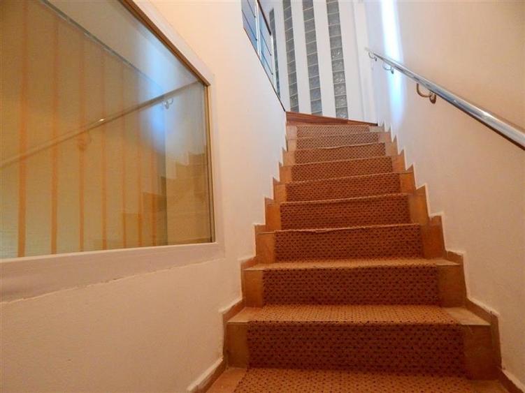 Vila de vanzare pretabila clinica medicala/birouri - 15