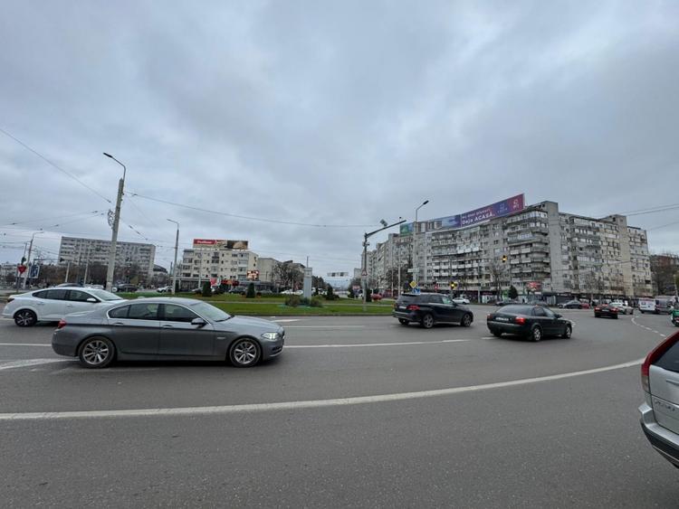 Spațiu comercial, de 52 mp, în Podu Roș