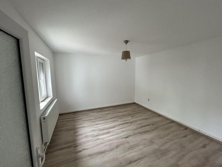 Casă cu 3 camere în Năvodari