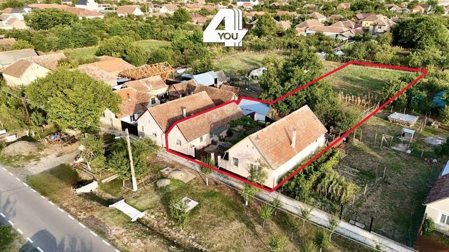 Casa formata din doua corpuri ?i teren de 863 mp, mobilata ?i utilata - 9