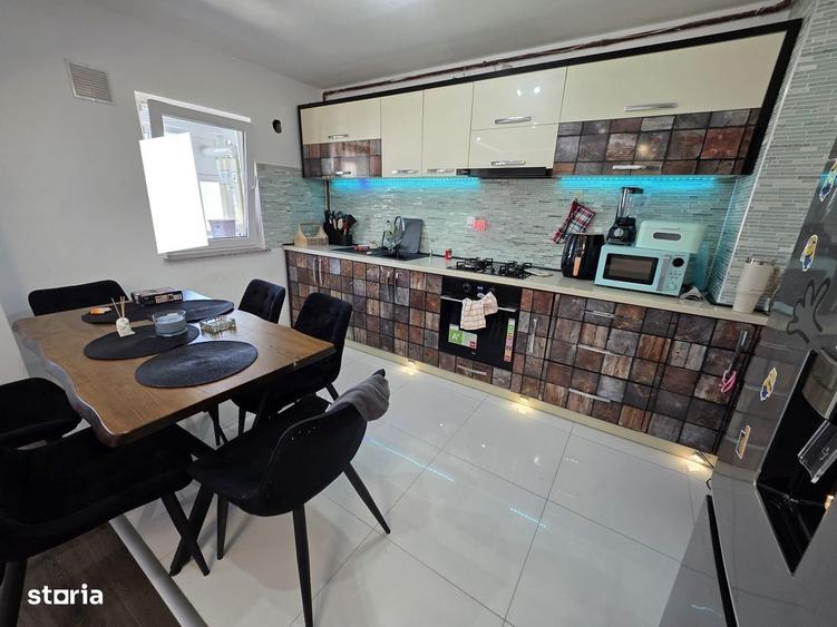Apartament cu 3 camere decomandat în Central