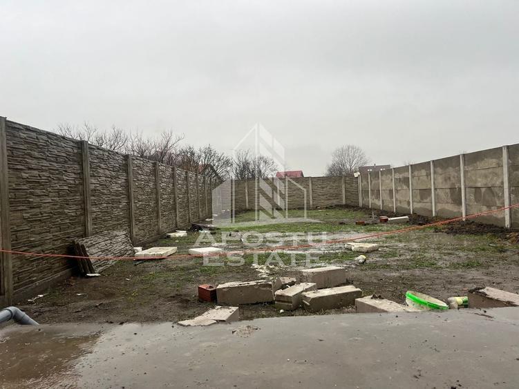 Duplex cu 4 camere cu Canalizare în Covaci