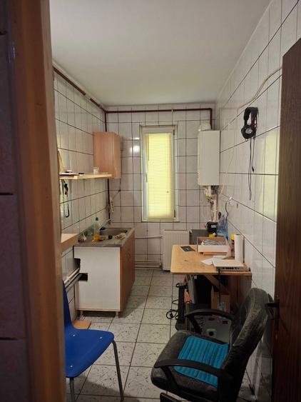 Garsoniera Rahova-Margeanului, Proprietar, Centrala proprie, cu destinatie mixta, atat de locuit cat si firma (are si iesire separata). - 3