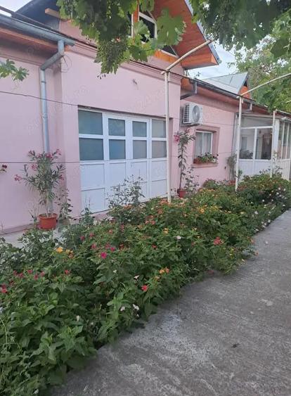 Casa de vanzare, frumoasa ?i cocheta - 6