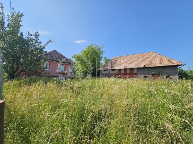 Teren intravilan cu casa renovabila | 4130mp teren | Front 44m | Aiton - 1