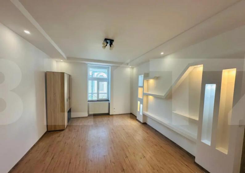 Apartament de vanzare, cu 3 camere, zona ultracentrala - 5