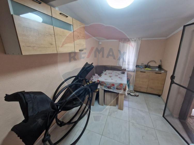 Apartament spatios la curte 2 dormitoare Salonta str. Republicii - 21