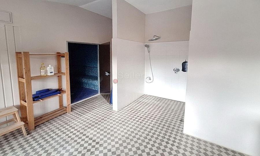 Casa saseasca cu teren generos - 22