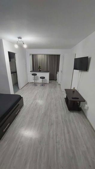 Garsoniera de inchiriat in Pitesti, Craiovei, foarte aproape de centru - 1