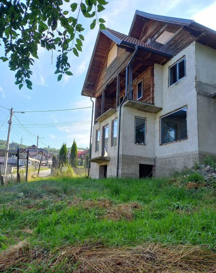 Casa in Comuna Rucar, Arge?, strada Scari?oara - 8