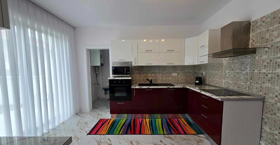 Casa noua de inchiriat, 5 cam., cart. Oncea - 10