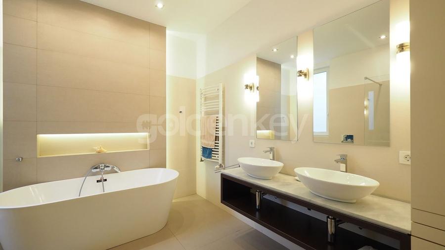 Apartament spatios cu 4 camere | mobilat | vedere libera | 2 garaje - 11