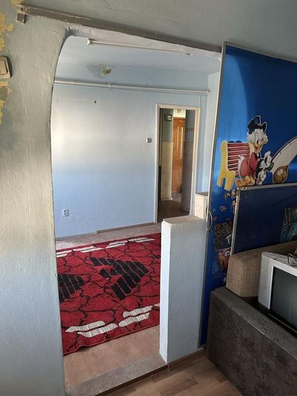 Vand apartament cu 3 camere etaj 4 - 8