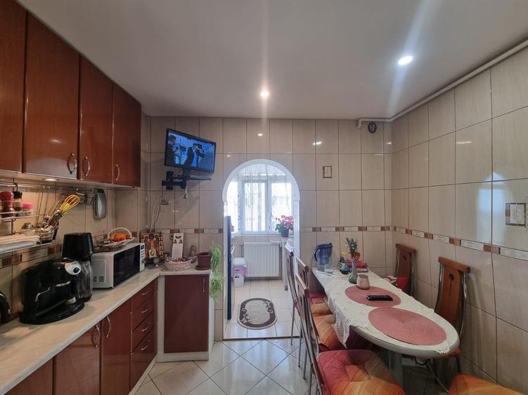 Zona Nord- 2 camere decomandate, etaj 3, mobilat - 8