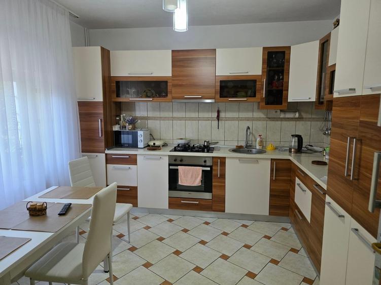 Nicolae Grigorescu, 10 minute metrou si parc IOR, pe strada Malva, - 3