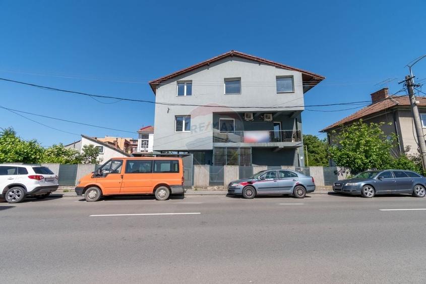 Casa cu 12 camere de inchiriat, Str. Traian - 30