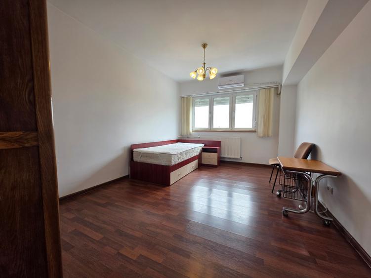 Apartament cu 3 camere de vanzare in zona Cartierul Evreiesc / Mantuleasa - 3