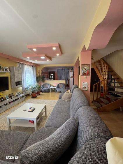 Casă cu 4 camere cu Teren 260 Mp în Malu Mare