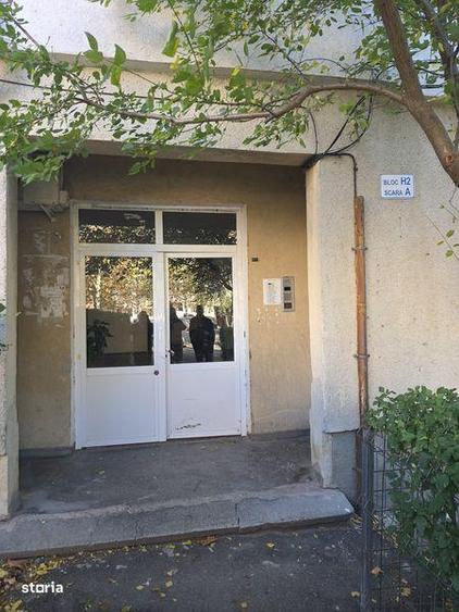 Vand Apartament cu 2 Camere Decomandat la Et 2 Zona Centrala Peco Mol - 2