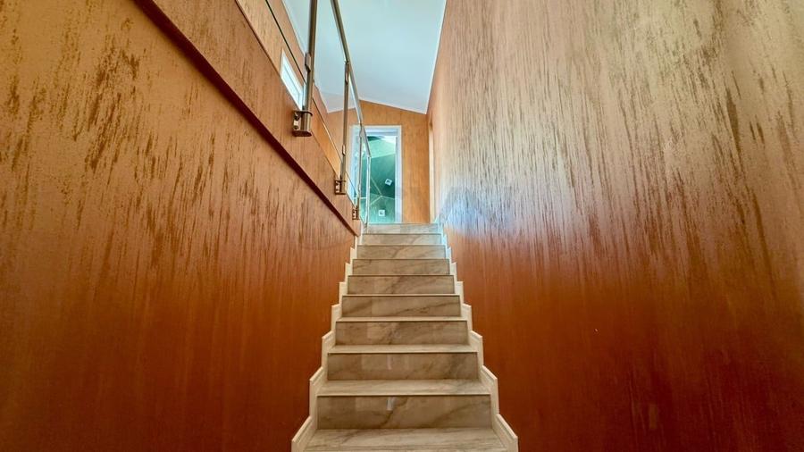 Casă individuală cu 4 camere cu Piscina în Tunari