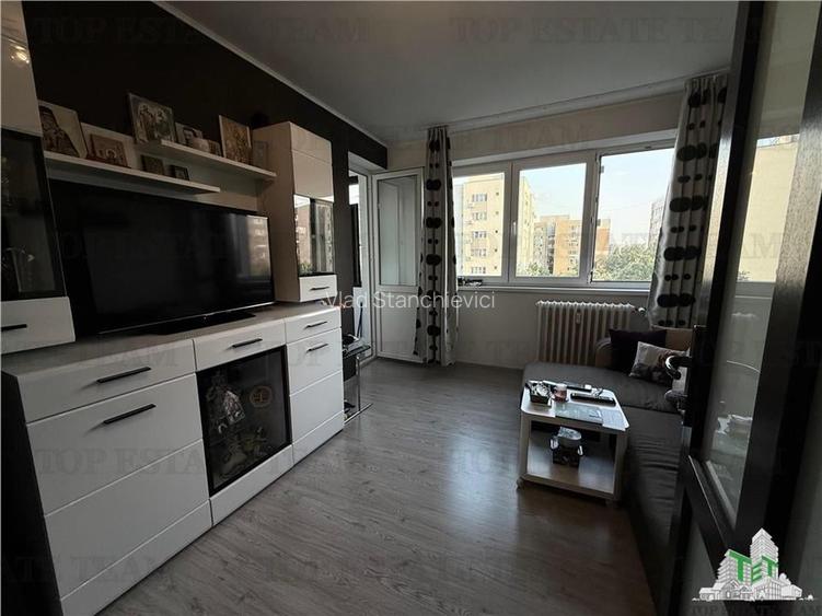 Apartament 2 camere RENOVAT, la 2 minute de Plaza Romania Apartament 2 camere RENOVAT, la 2 minute de Plaza Romania