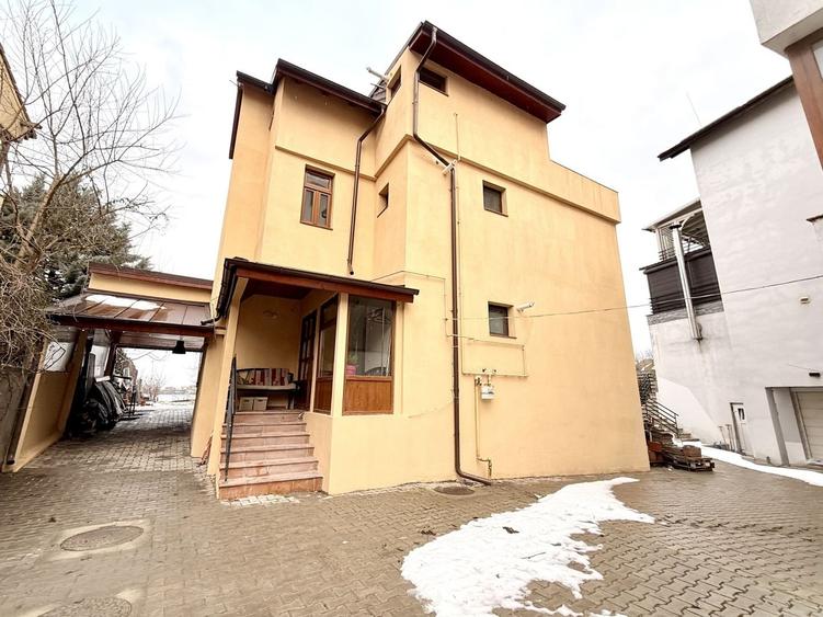 Doua etaje in vila pe malul lacului Grivita birouri rezidential - 20