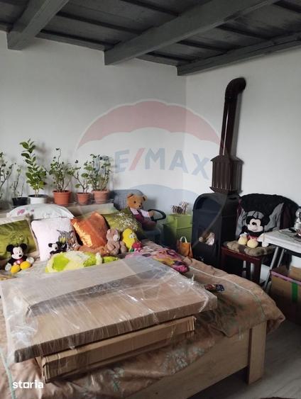 Casa cu 2 dormitoare si anexe gospodaresti de vanzare Cefa central - 6