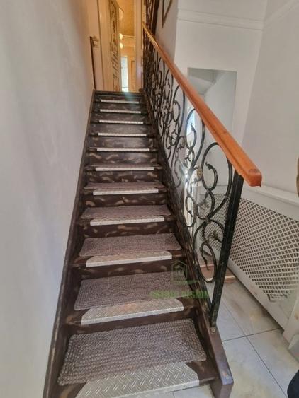 Apartament superb pe doua nivele, renovat integral, in vila, curte proprie, Grad - 13