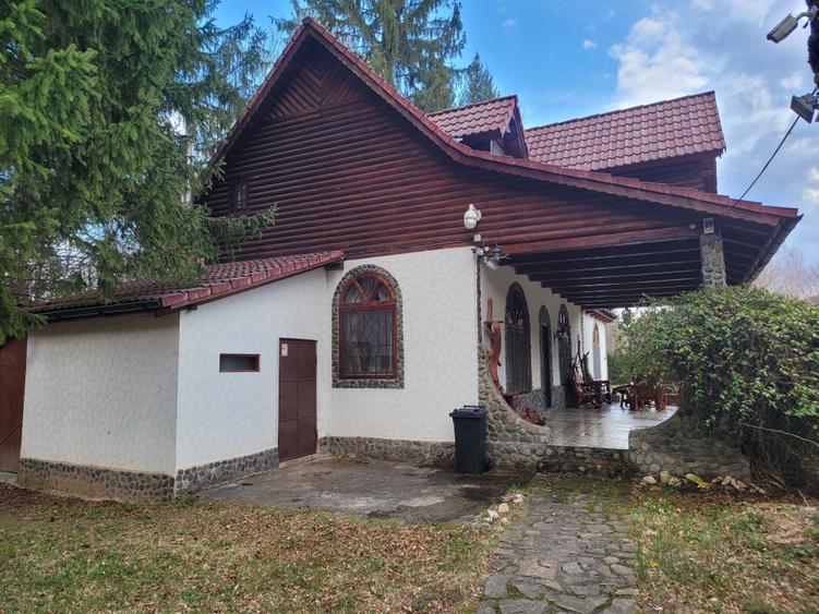 Vand super cabana intravilan cu curte de 3.000 mp, locatie superba pe Valea Avrigului, jud.Sibiu. Bretele acces autostrada Sibiu-Fagaras la 10 km - 3