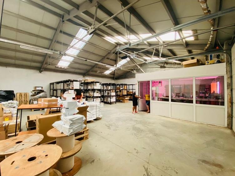 Proprietar- inchiriez spatiu depozitare str. Aurel Vlaicu 78 - 3