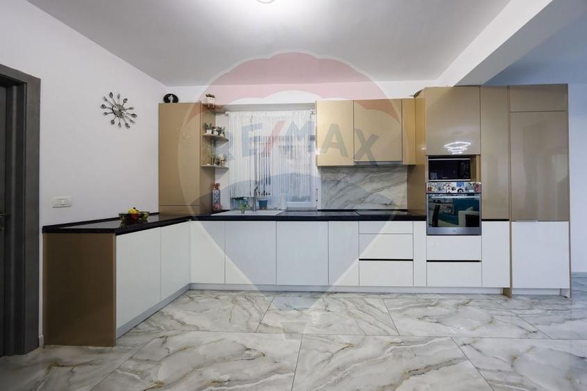 Casă 4 camere, de inchiriat, Izvor! - 1