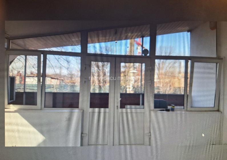 Inchiriez spa?iu comercial situat la etajul 1 Inchiriez spa?iu comercial situat la etajul 1