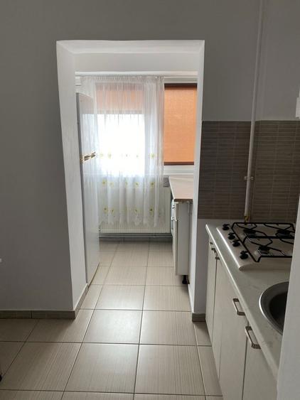 Inchiriez garsoniera - 2