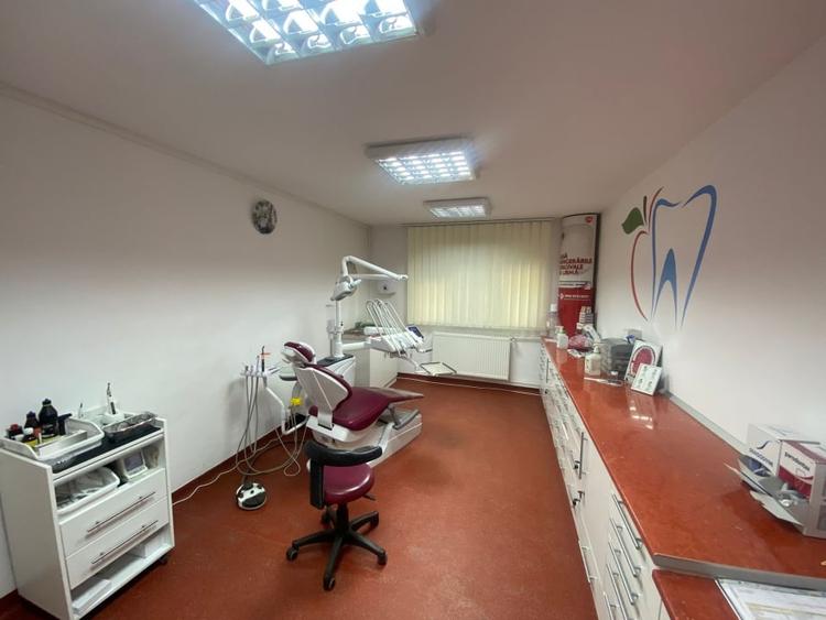 Se vinde 1/2 din Cabinet stomatologic, parter, 42,88mp, antifonat sonic, Decebal - 1
