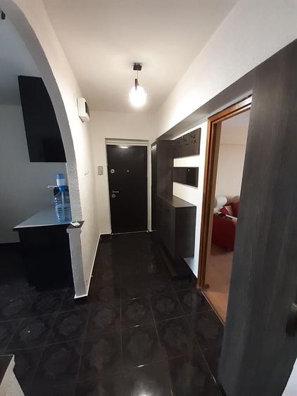 Apartament cu 3 camere decomandat în Brazda lui Novac