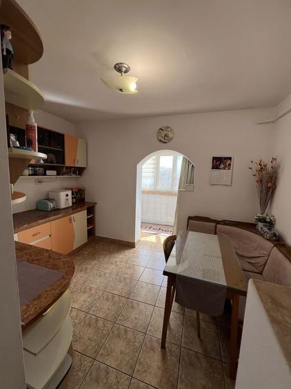 Apartament 3 camere Zona Garii- Aurocor - 4