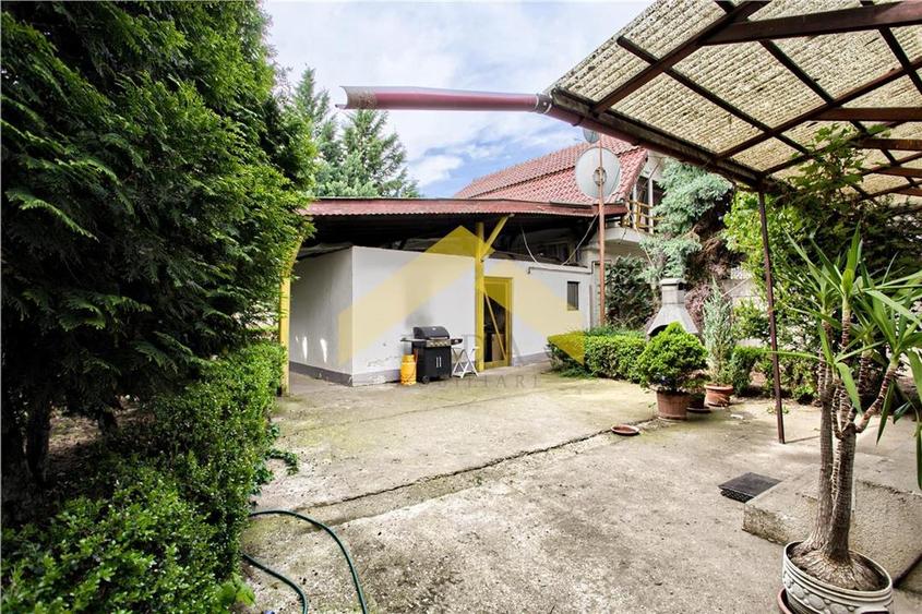 Casa pe colt cu teren de 2464 mp in ZONA MICALACA - 9