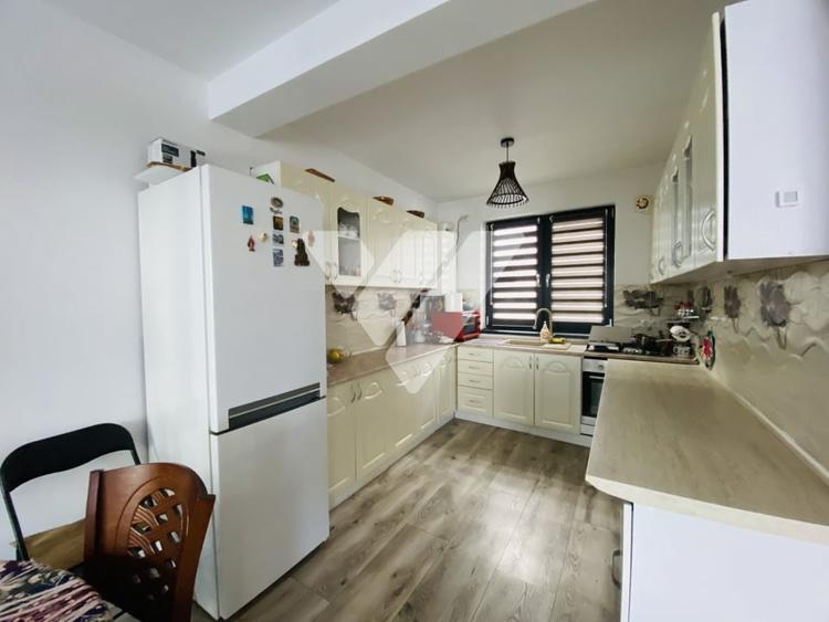 Casa triplex 4 camere mobilata de vanzare in Selimbar Sibiu - 3