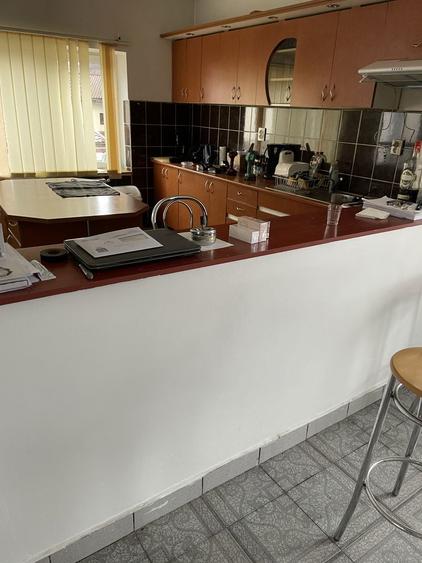 Casa de vanzare/inchiriere - 2