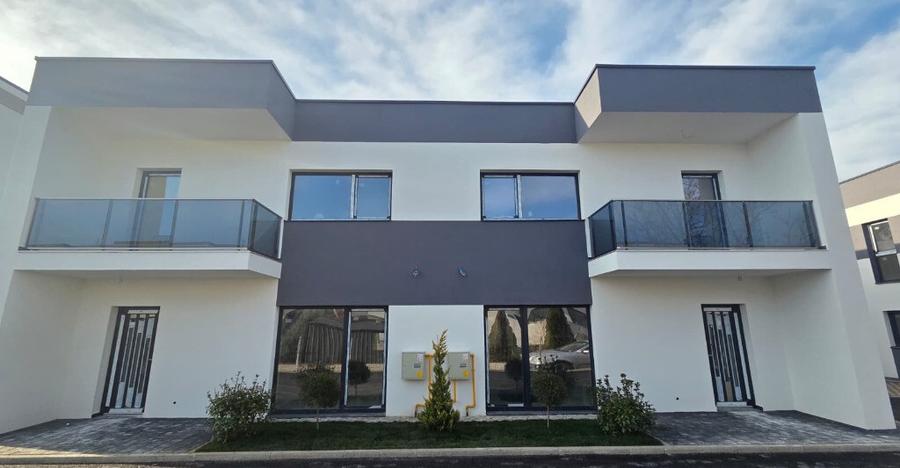 Casa duplex spa?ioasa, construc?ie noua, Flore?ti langa stadion - 11