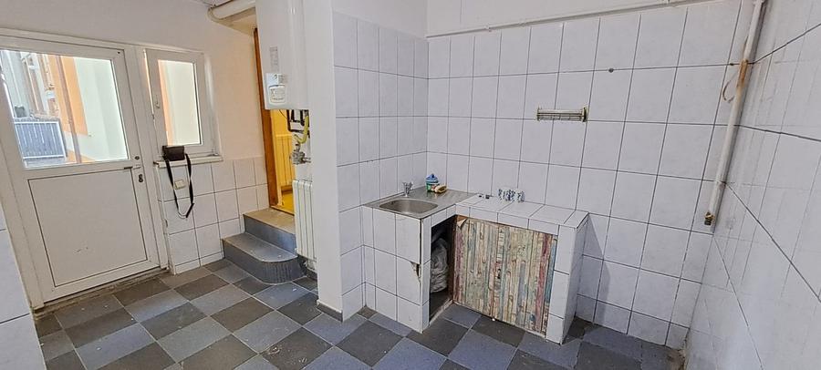 TINERETULUI (metrou) - DIMITRIE CANTEMIR, casa 2 camere, curte proprie - 2
