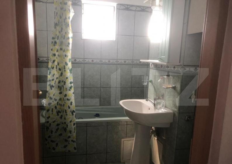 Apartament de vanzare, cu 3 camere, 63 mp, zona M16 - 6