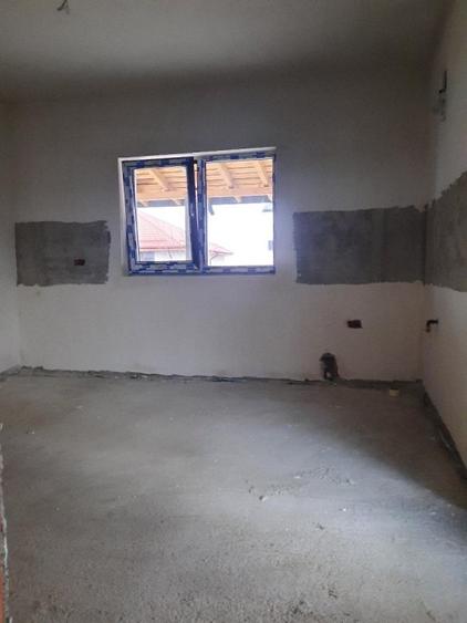 FARA COMISION in Tartasesti casa cu 4 - 5 camere P+E terasa mare camera tehnica - 10