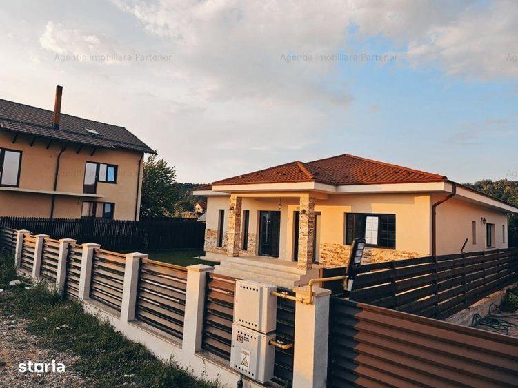 casa / vila Stefanesti , La Cheie'' , finisaje + pozitie DEOSEBITA ! - 2