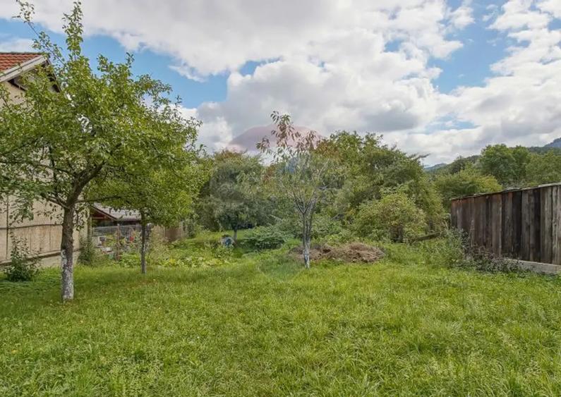 Casa spatioasa cu teren generos, in zona centrala a Sacel... - 8