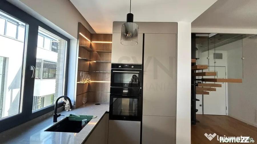 Apartament cu 4 camere decomandat în Central